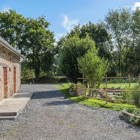 Сasa de vacaciones 2 Bedroom Cozy In