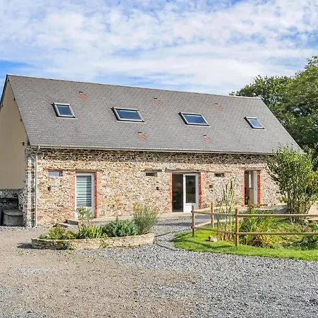 2 Bedroom Cozy In La Meauffe