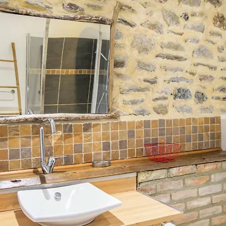 Сasa de vacaciones 2 Bedroom Cozy In