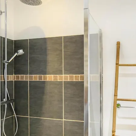 2 Bedroom Cozy In بيت للعطل *