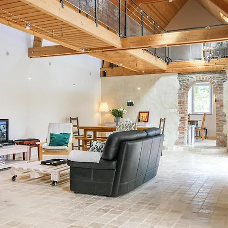 Stunning In With Kitchen *