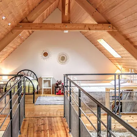 Holiday home Stunning In With Kitchen