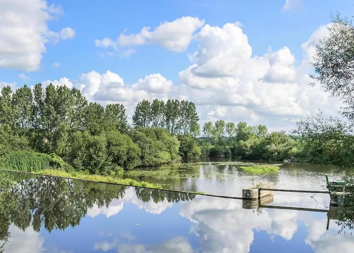 2 Bedroom Cozy In Ferienhaus La Meauffe