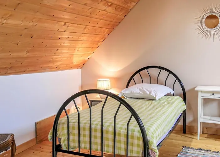 2 Bedroom Cozy In La Meauffe