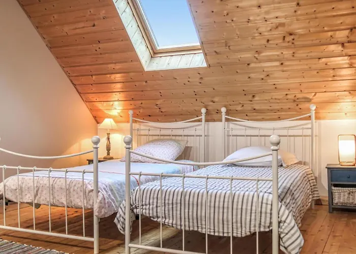 2 Bedroom Cozy In Hébergement de vacances